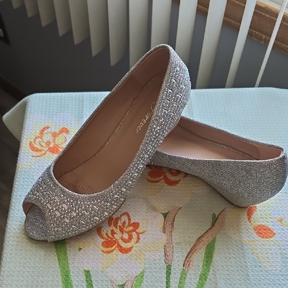 Forever 21 Silver Glitter Peep-Toe Flats